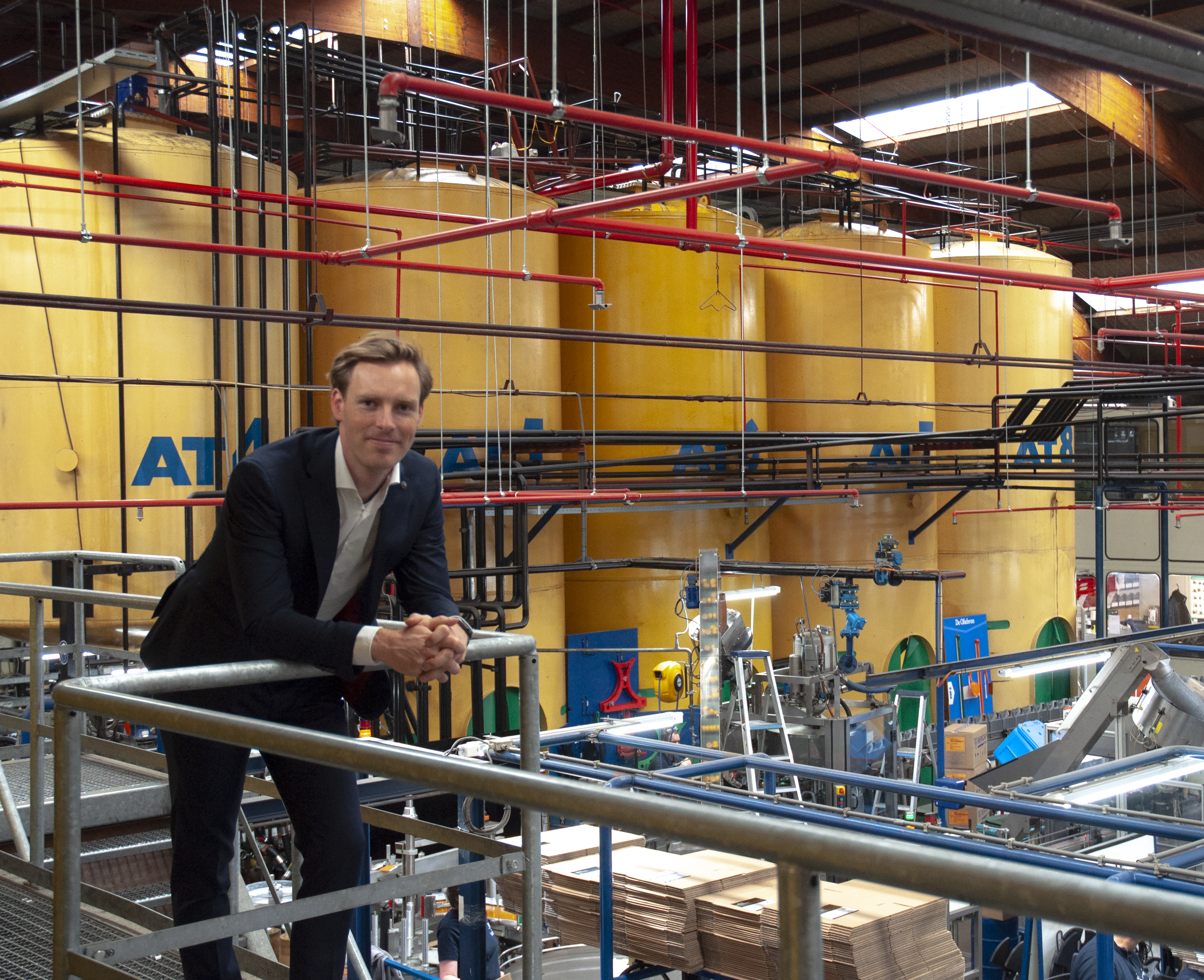 Jaap op de productievloer bij De Oliebron